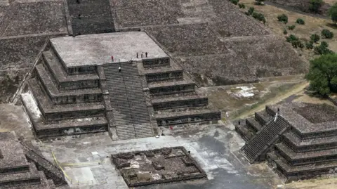 Tragedy at Mexico's Teotihuacán: Gunman Linked to U.S. Mass Shootings