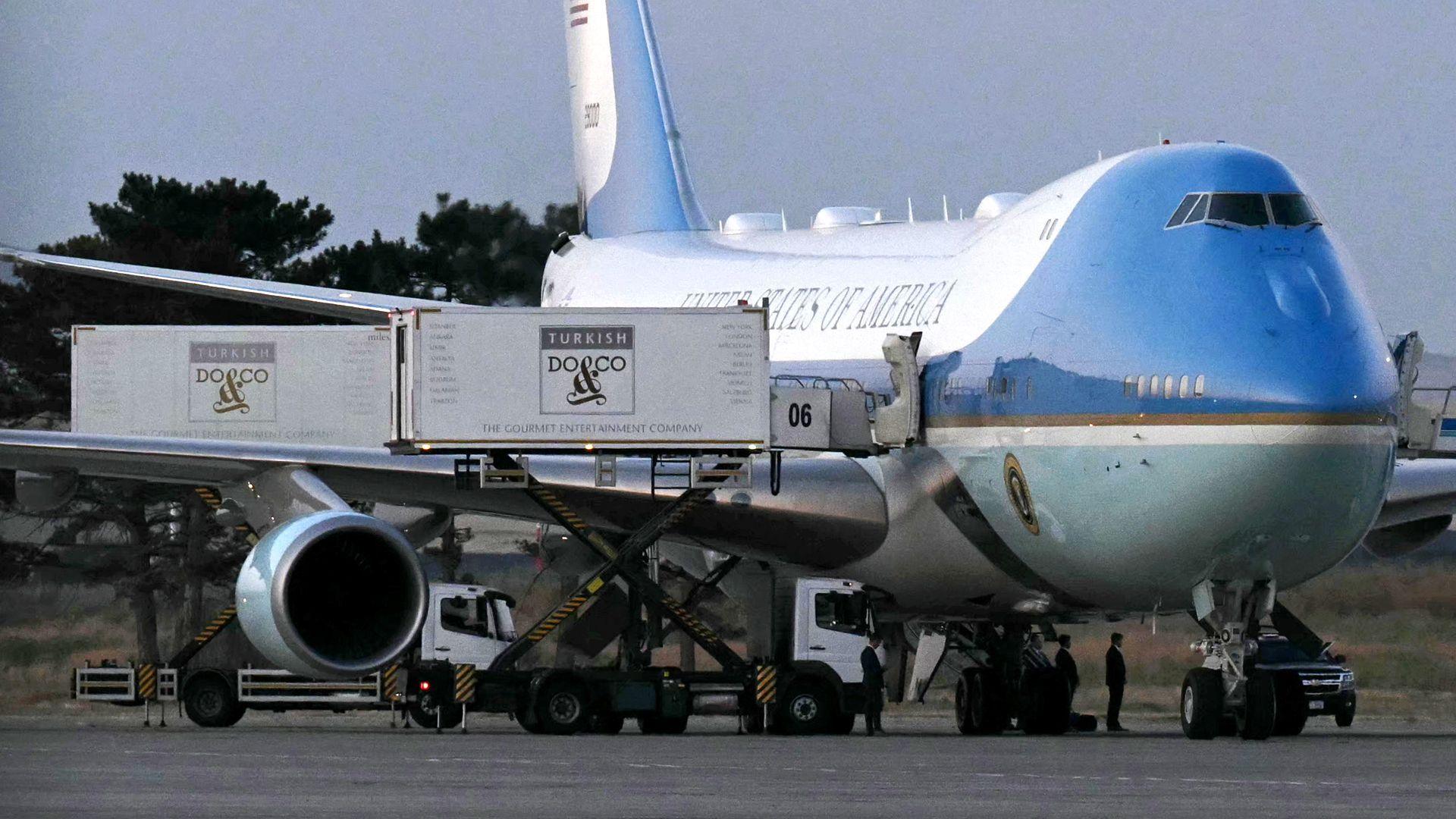 Trump’s Dramatic Plane Swap Reveals Personal Stakes in Iran War