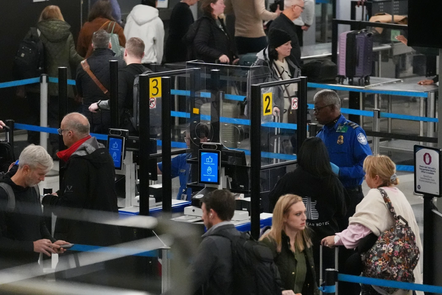 Impact of Government Shutdown on U.S. Aviation: Flight Cancellations and Staffing Crisis