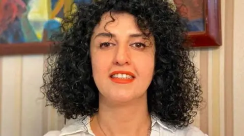 Iranian Nobel Laureate Narges Mohammadi Suffers Heart Attack in Prison