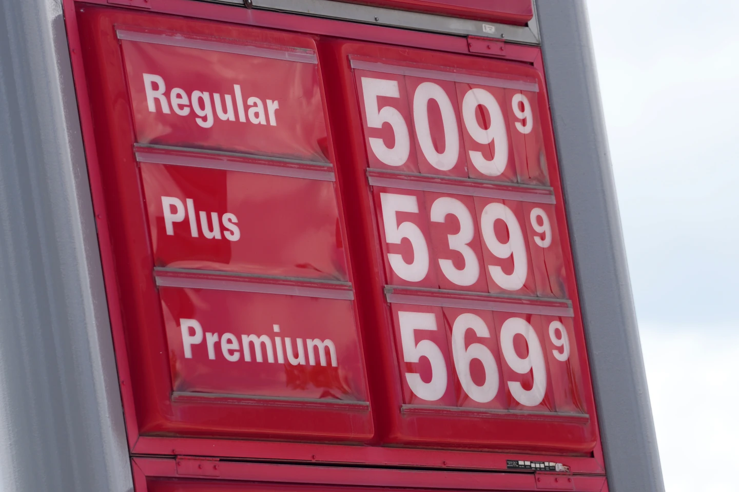 High Gas Prices Sap U.S. Consumer Confidence – A Green Road Ahead