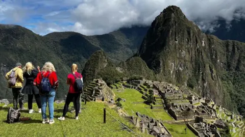 Conflict Over Machu Picchu Tourist Buses Causes Evacuation of Stranded Visitors