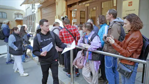 Digital Iron Curtain: Rising Discontent in Russia Amidst Internet Crackdown