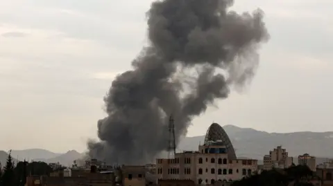 Escalation in Yemen: Israeli Strikes Result in Heavy Casualties Among Houthis