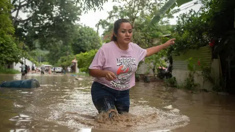 Devastating Floods in Mexico Claim Lives and Displace Thousands