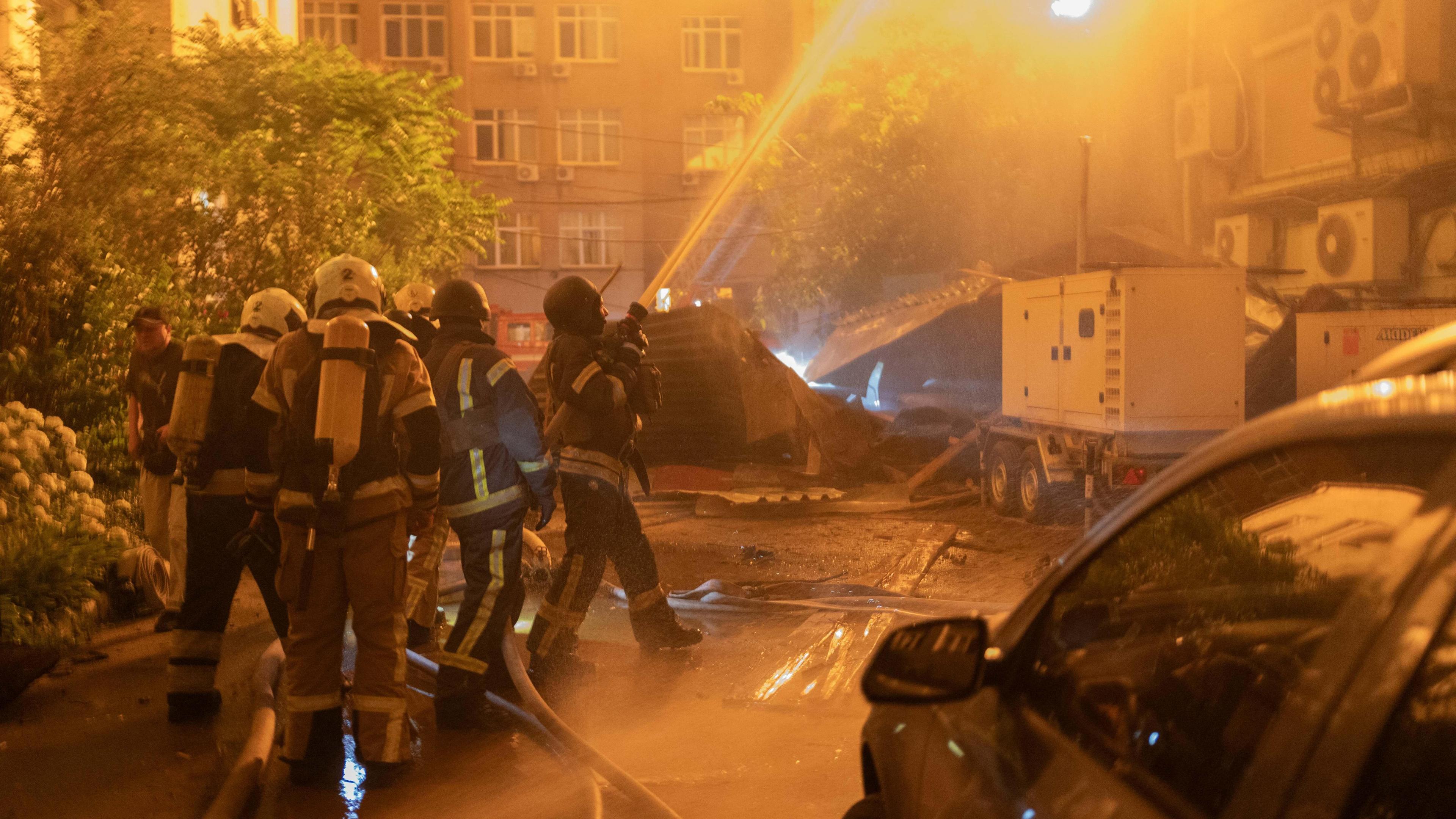 Kyiv Under Drone and Missile Assault: One Fatality, Fires, and Widespread Evacuations