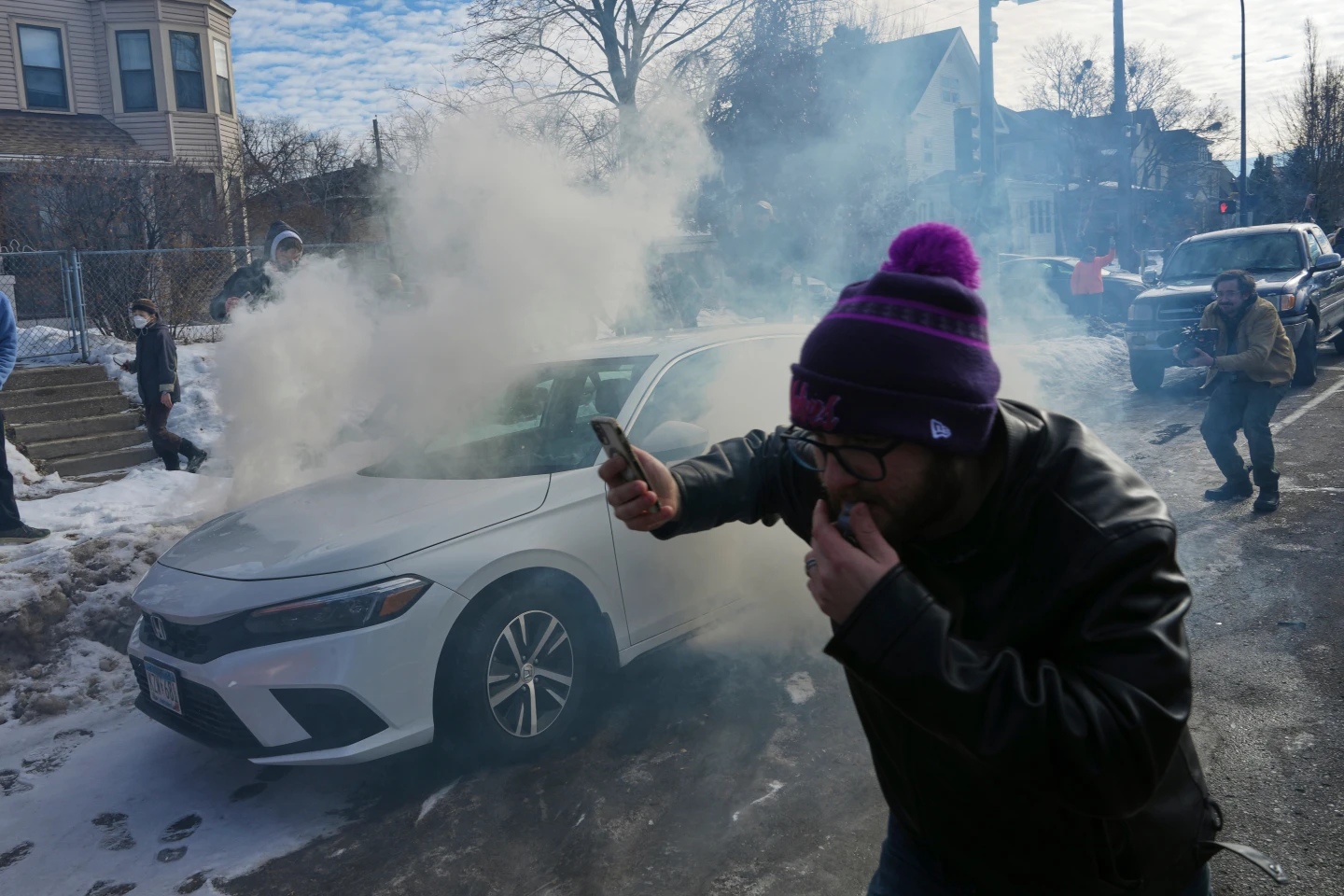 Federal Agents Clash with Protestors in Minneapolis Following Tragic Shooting