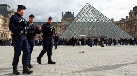 Four Additional Arrests in Louvre Jewelry Heist Investigation