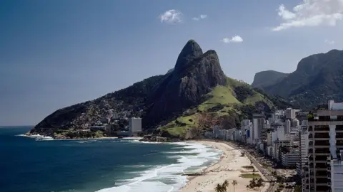Tourists Trapped During Police Operations in Rio de Janeiro's Vidigal Favela