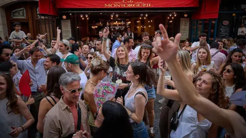 France Culls Alcohol at Music Festivals Amid Record-Breaking Heatwave