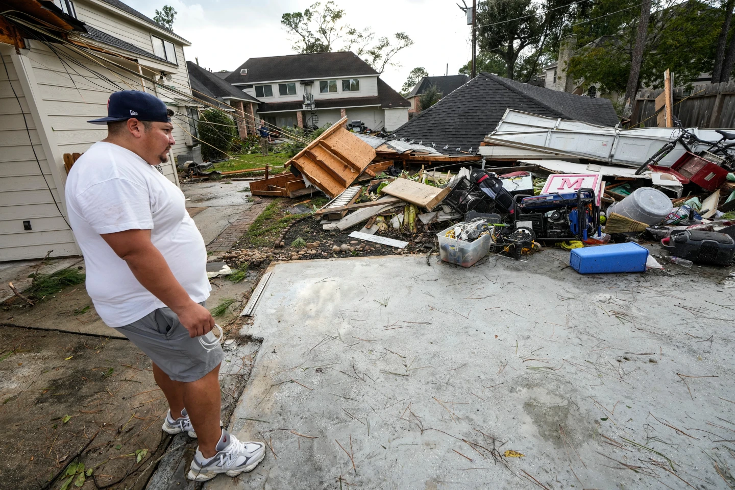 Tornado Strikes Houston Area, Causing Significant Damage to Homes