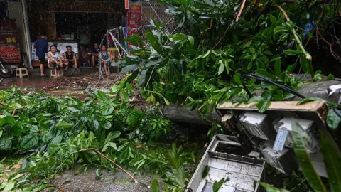 Devastation Strikes Vietnam: Typhoon Bualoi Claims Lives and Causes Widespread Damage