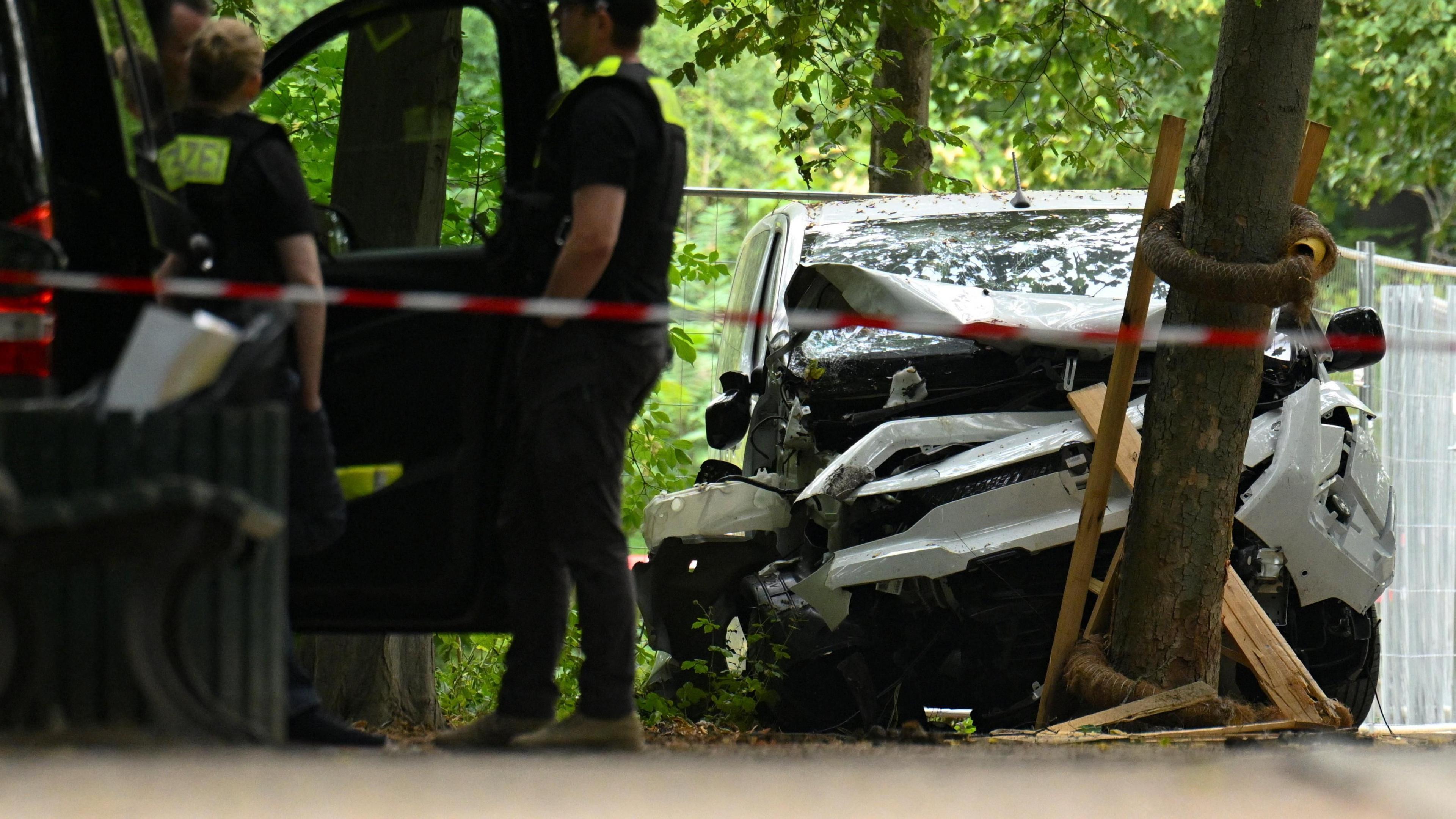 Berlin Pride attack: Van ramming kills one, injures dozens – Islamist-linked suspect shot dead