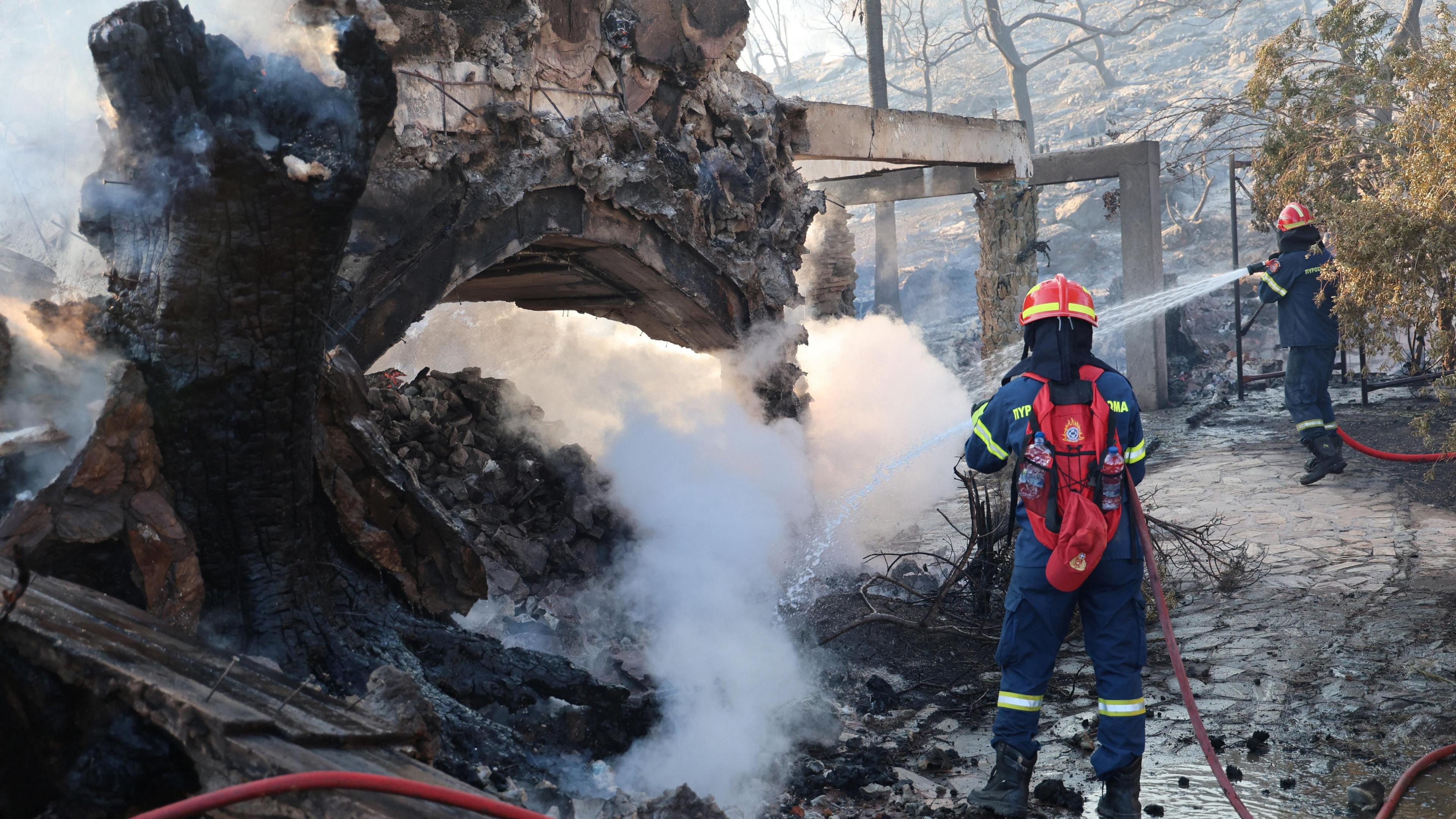 Twin Fires on Salamina Island Claim Two Lives, Force Half‑a‑Thousand Evacuations