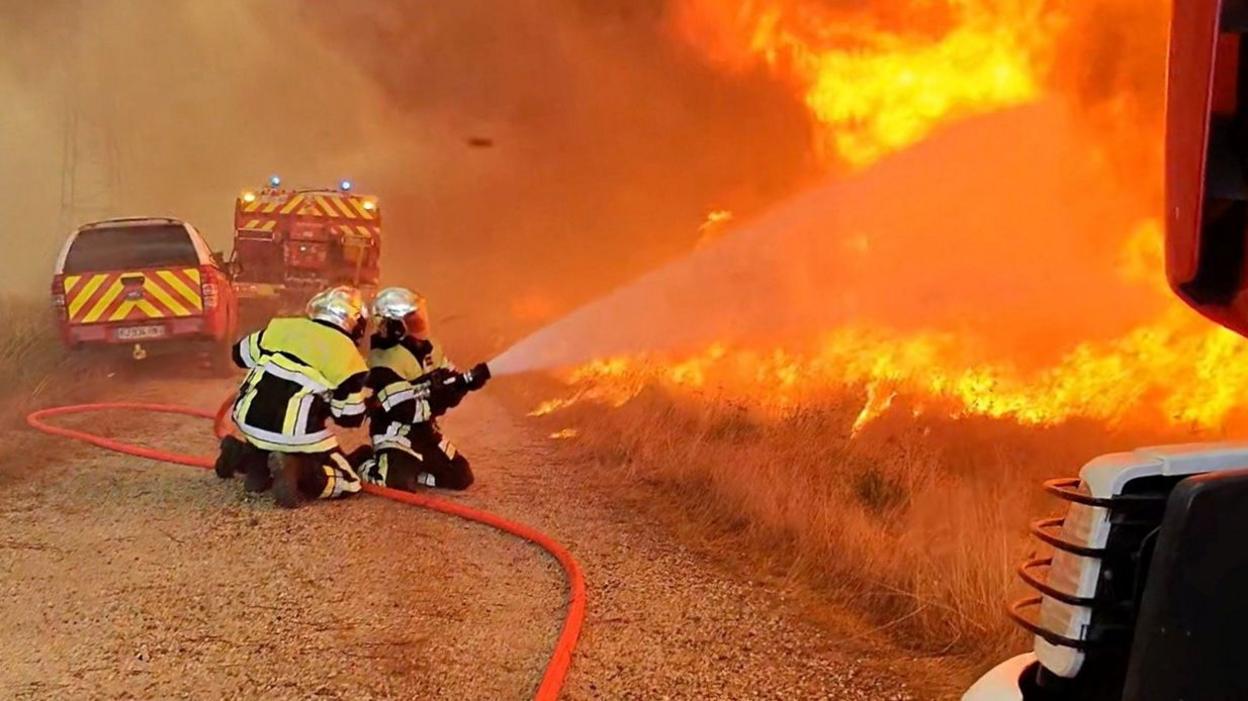 Dramatic Wildfire Outbreak in South‑West France as 40°C Heatwave Looms