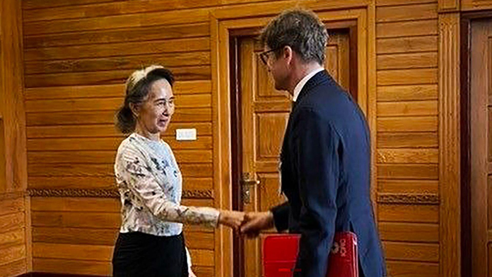 Myanmar’s political shift: Aung San Suu Kyi meets ICRC after 2½ years of isolation