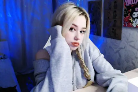 Russian Youth Turning to Dangerous Weight-Loss Drug \"Molecule\" Amid Social Media Craze