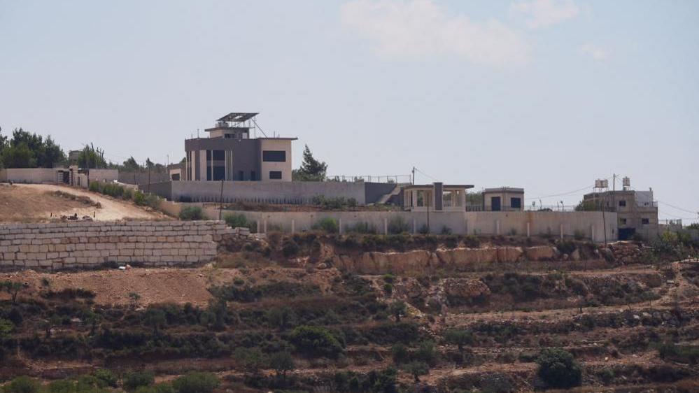 Israeli Settlers Besiege Qusra Homes, Cutting Off Water and Power