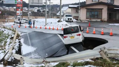 Japan Faces Earthquake Aftermath: 30 Injured as 7.5 Magnitude Quake Hits