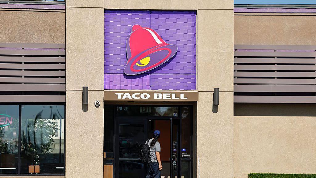 Taco Bell Removes Lettuce from Menu After Parasitic Outbreak