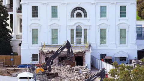 Trump's White House Ballroom Construction Resumes After Court Ruling