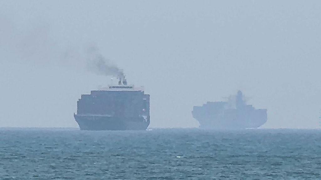 Oman and Iran Seek Safe Shipping Through the Strait of Hormuz Amid Geopolitical Tensions