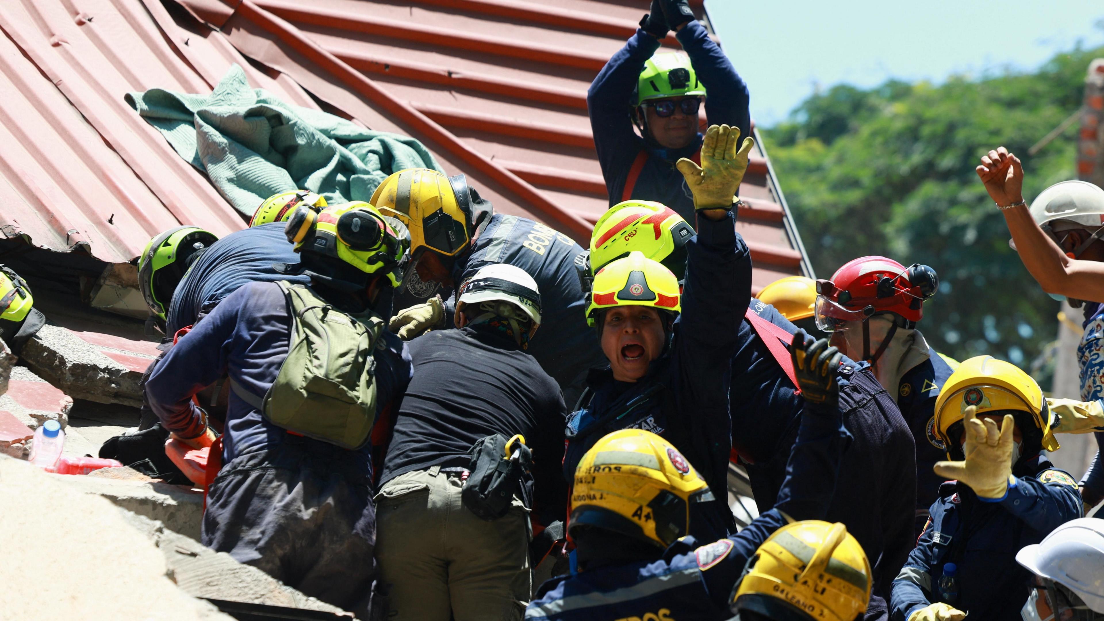 Colombia in crisis after 7.4‑magnitude quake: 180 dead, thousands injured, rescue crews racing to save survivors