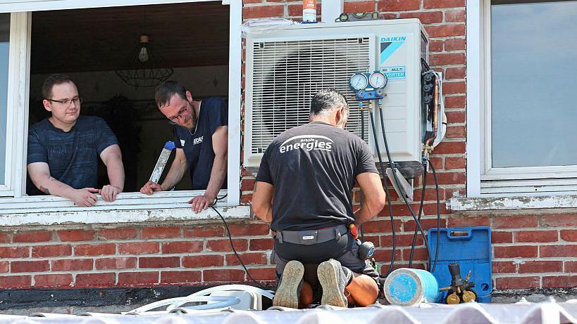 Heatwave Divide: France's Air‑Conditioning Debate Sparks Political Rift