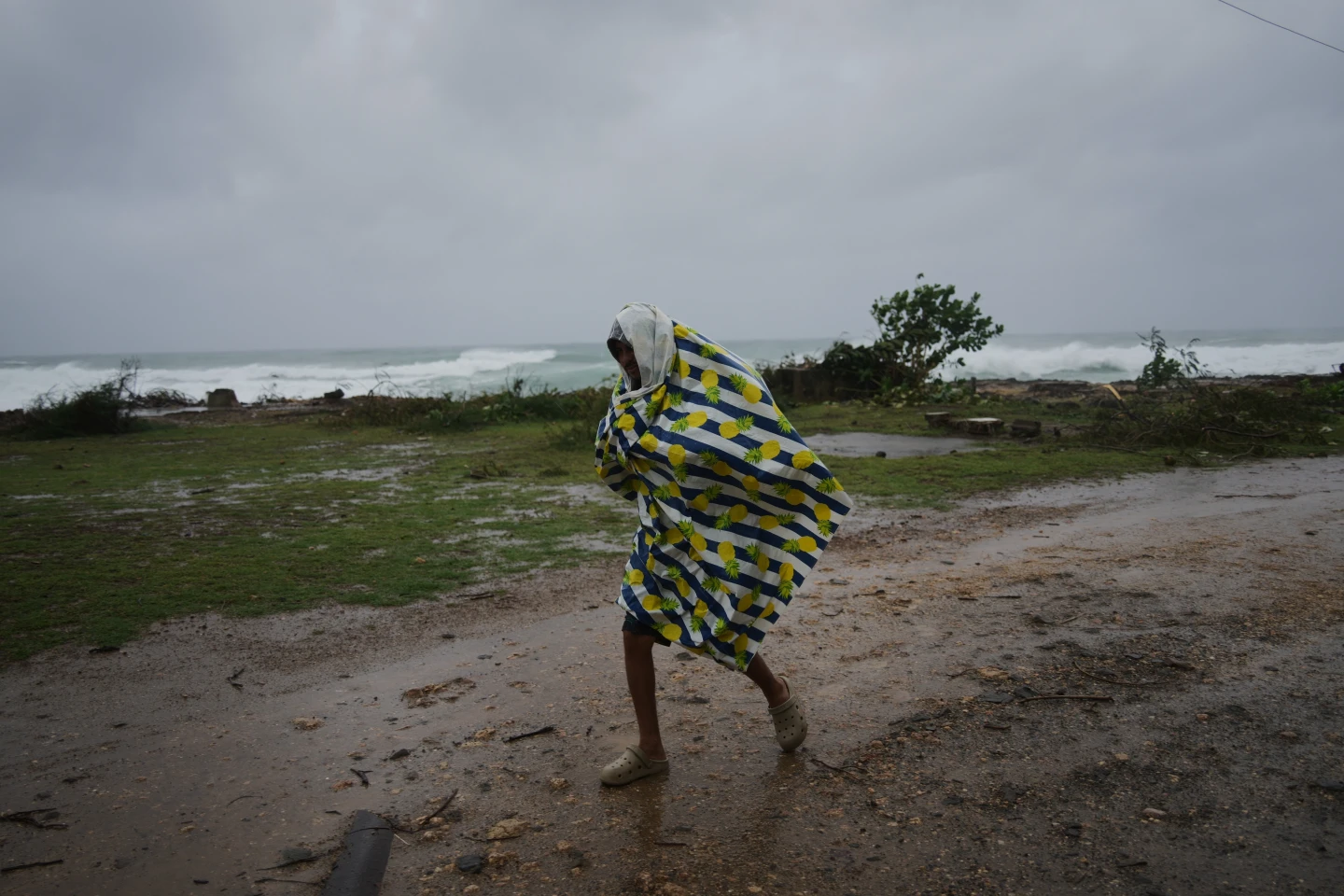 Hurricane Melissa Slams Eastern Cuba, Prompting Large Evacuations