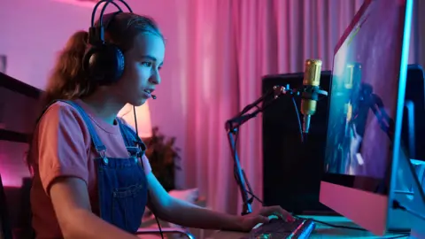 Concerns Over Youth Gaming Addiction as Australia Implements Social Media Ban