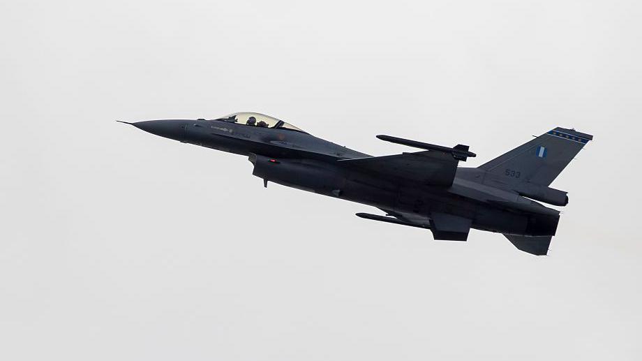 Hellenic Air Force F‑16 Misfires, Crash‑lands at Zakynthos Airport