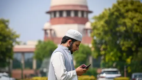 India's Supreme Court Temporarily Halts Controversial Amendments to Muslim Property Management Law