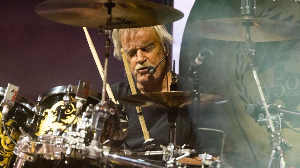 ZZ Top Drummer Frank Beard Passes Away, Cancels Tour Dates—A Brief Reflection on Music and Sustainability