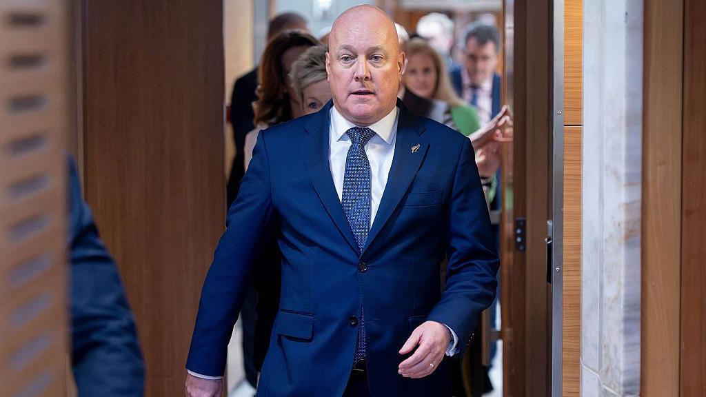 New Zealand PM Christopher Luxon Wins Second Leadership Vote Ahead of November Election