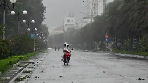 Vietnam Braces for Impact as Typhoon Kalmaegi Follows Deadly Path in the Philippines