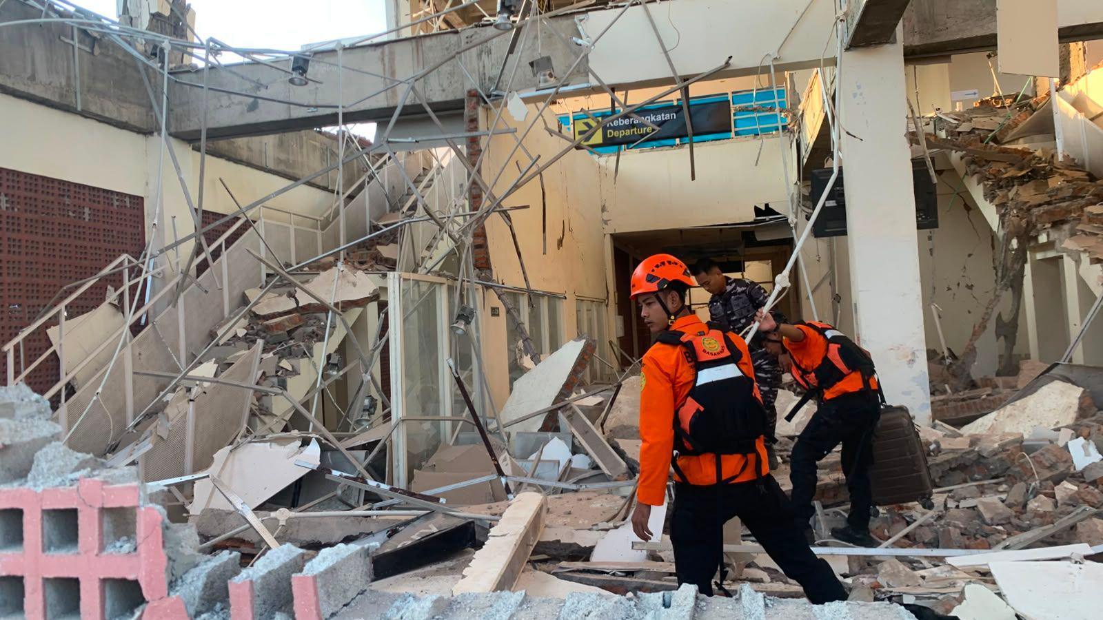 Indonesia Suffers Deadly 7.7-Magnitude Earthquake; Five Killed