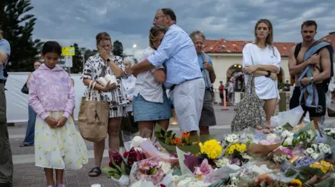 Bondi Beach Community Reflects on Tragedy: A Minute's Silence for Victims