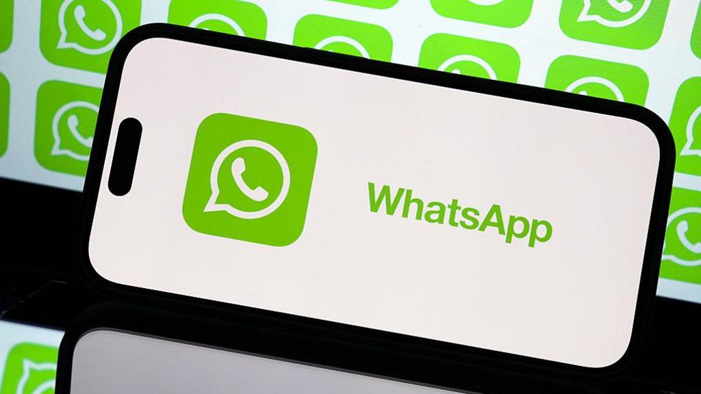 WhatsApp’s New Leadership: A Green Leap in Messaging Tech