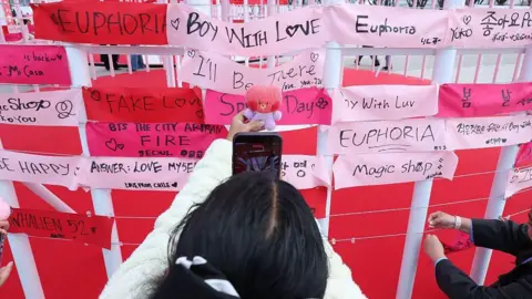 Ticket Scam Blowout: Fans Lose Thousands, Highlighting Need for Sustainable Ticketing