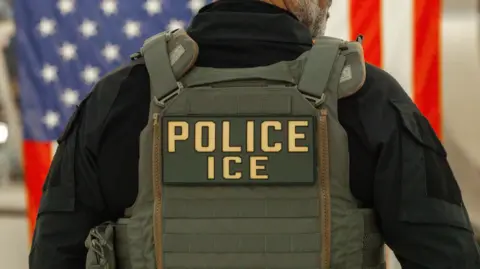 US Deports First Group of Migrants to Uganda Under New Agreement