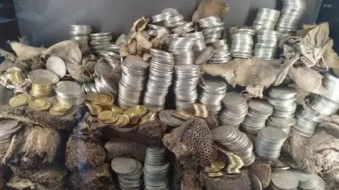 Heist Strikes Again: 2,000 Gold and Silver Coins Stolen from Museum in France